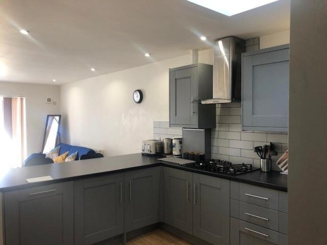 Short Term Lets From £15 Per Person Per Night Apartment Bristol Exterior photo