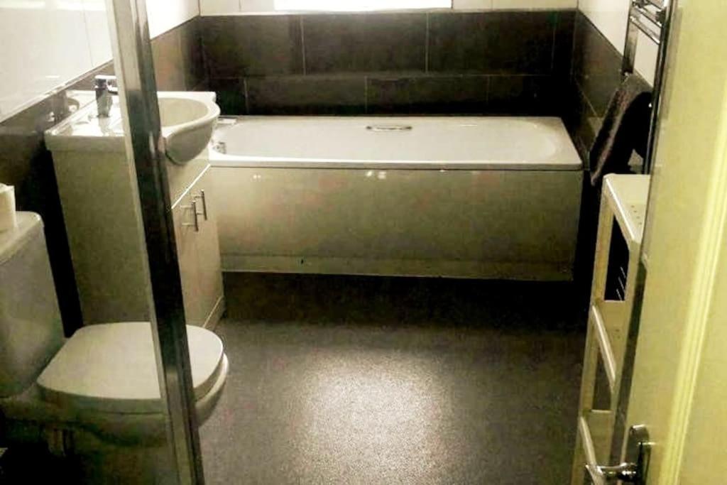 Short Term Lets From £15 Per Person Per Night Apartment Bristol Exterior photo