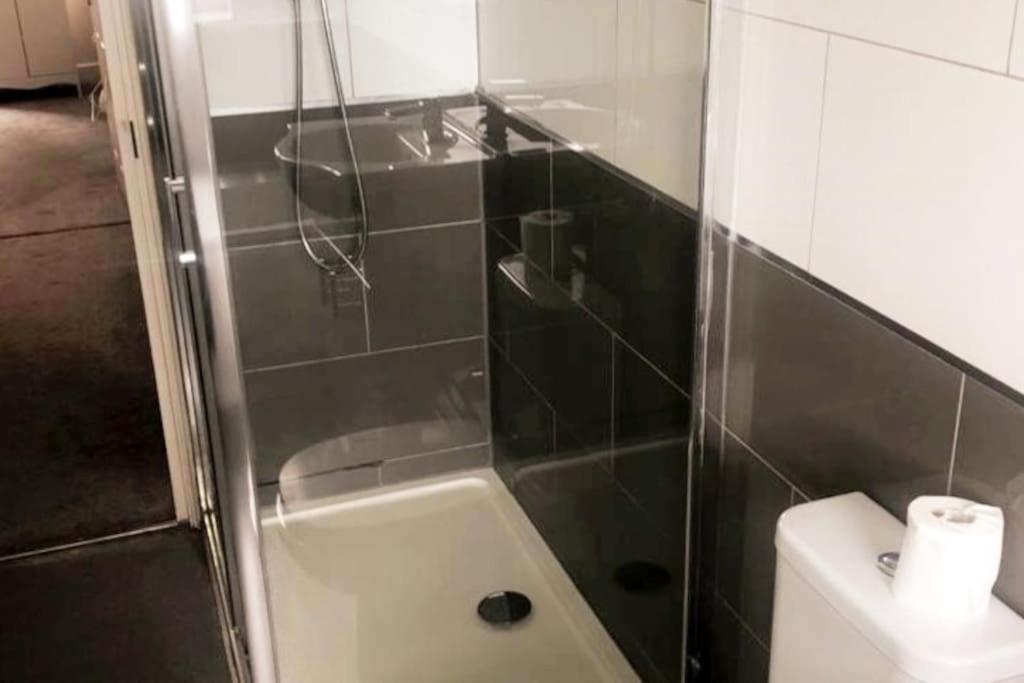 Short Term Lets From £15 Per Person Per Night Apartment Bristol Exterior photo
