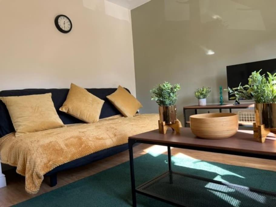 Short Term Lets From £15 Per Person Per Night Apartment Bristol Exterior photo