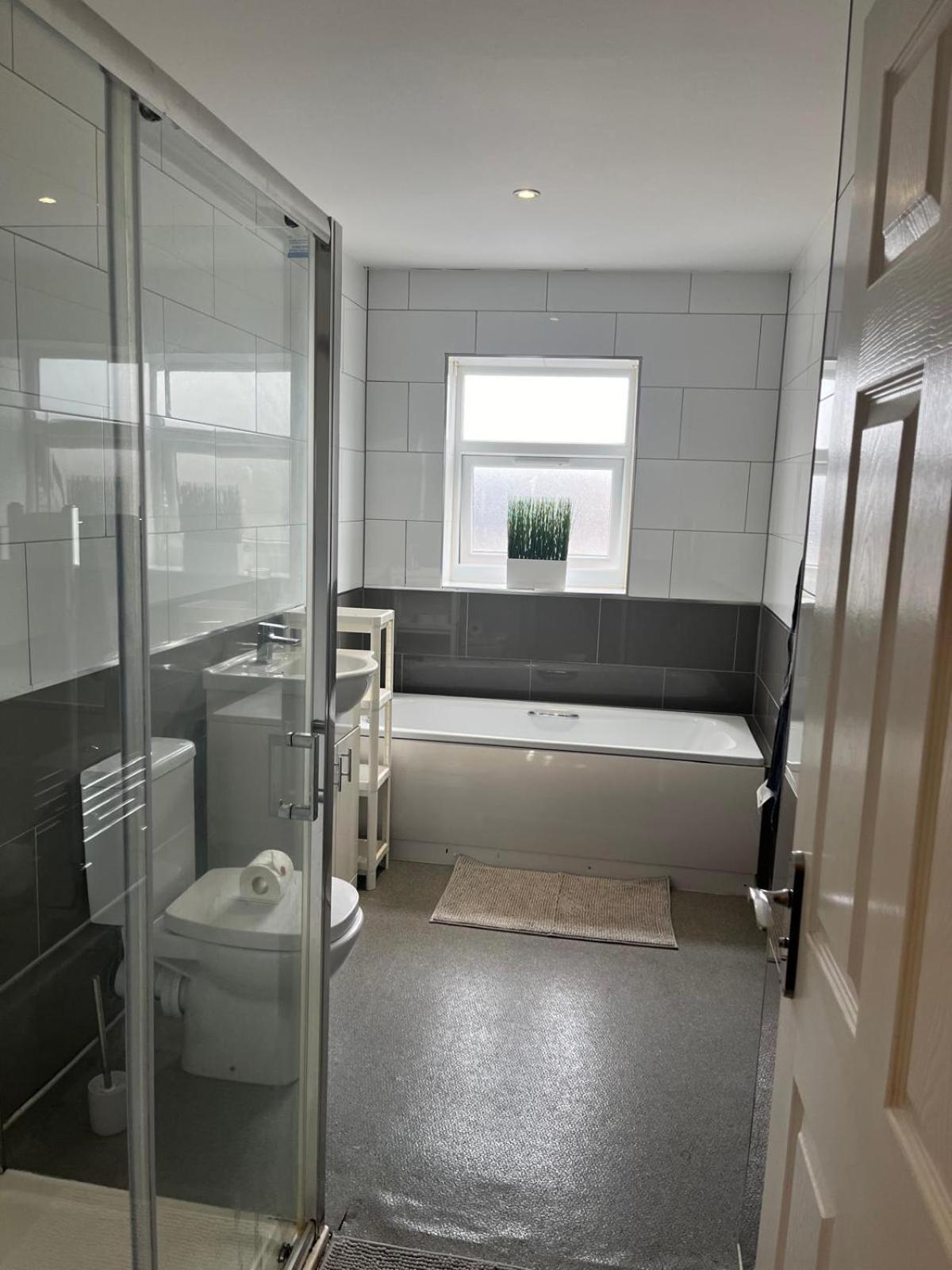Short Term Lets From £15 Per Person Per Night Apartment Bristol Exterior photo