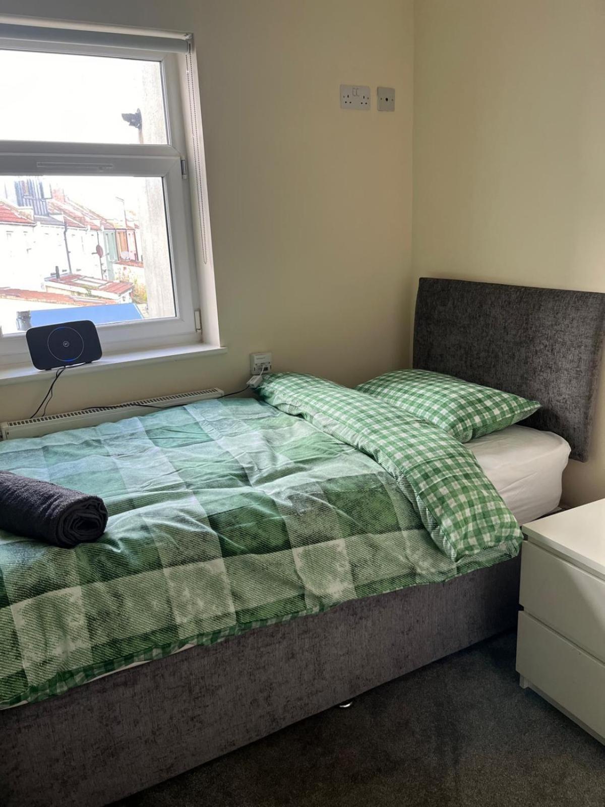 Short Term Lets From £15 Per Person Per Night Apartment Bristol Exterior photo
